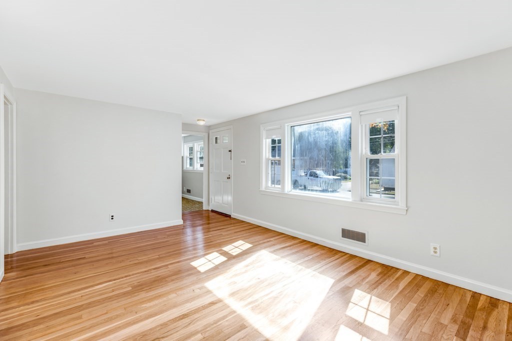 14 Thistledale Road Wakefield, MA 01880 - Photo 11 of 33 Gallery Image 11