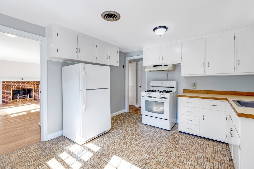 14 Thistledale Road Wakefield, MA 01880 - Photo 13 of 33 Gallery Image 13