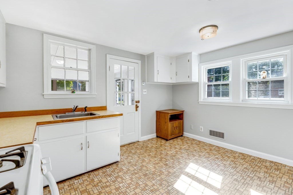 14 Thistledale Road Wakefield, MA 01880 - Photo 14 of 33 Gallery Image 14