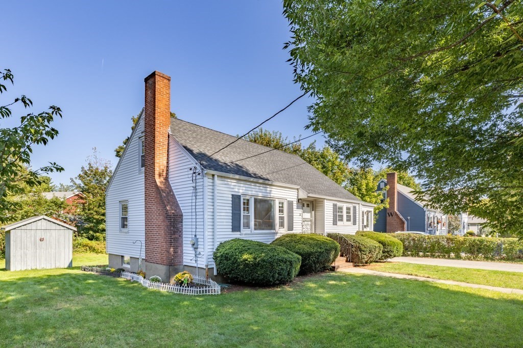 14 Thistledale Road Wakefield, MA 01880 - Photo 4 of 33 Gallery Image 4