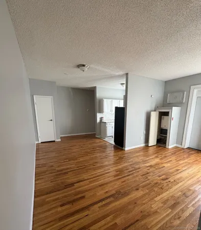 $1,640 | 335 Wells Street, Unit 20, Bridgeport, CT 06606