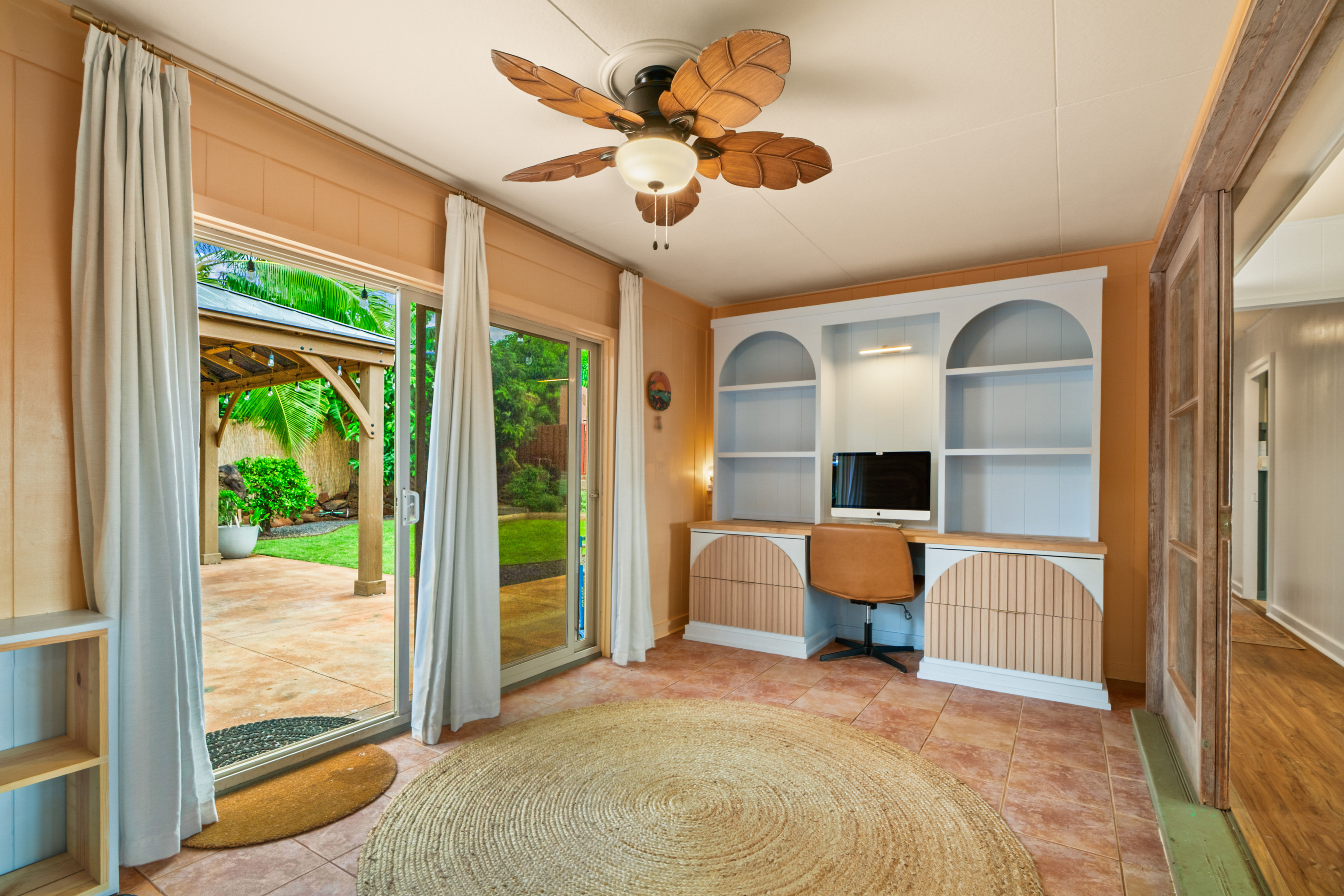 9639 Maule Road Waimea, HI 96796 - Photo 15 of 29 a bedroom with furniture and a large window