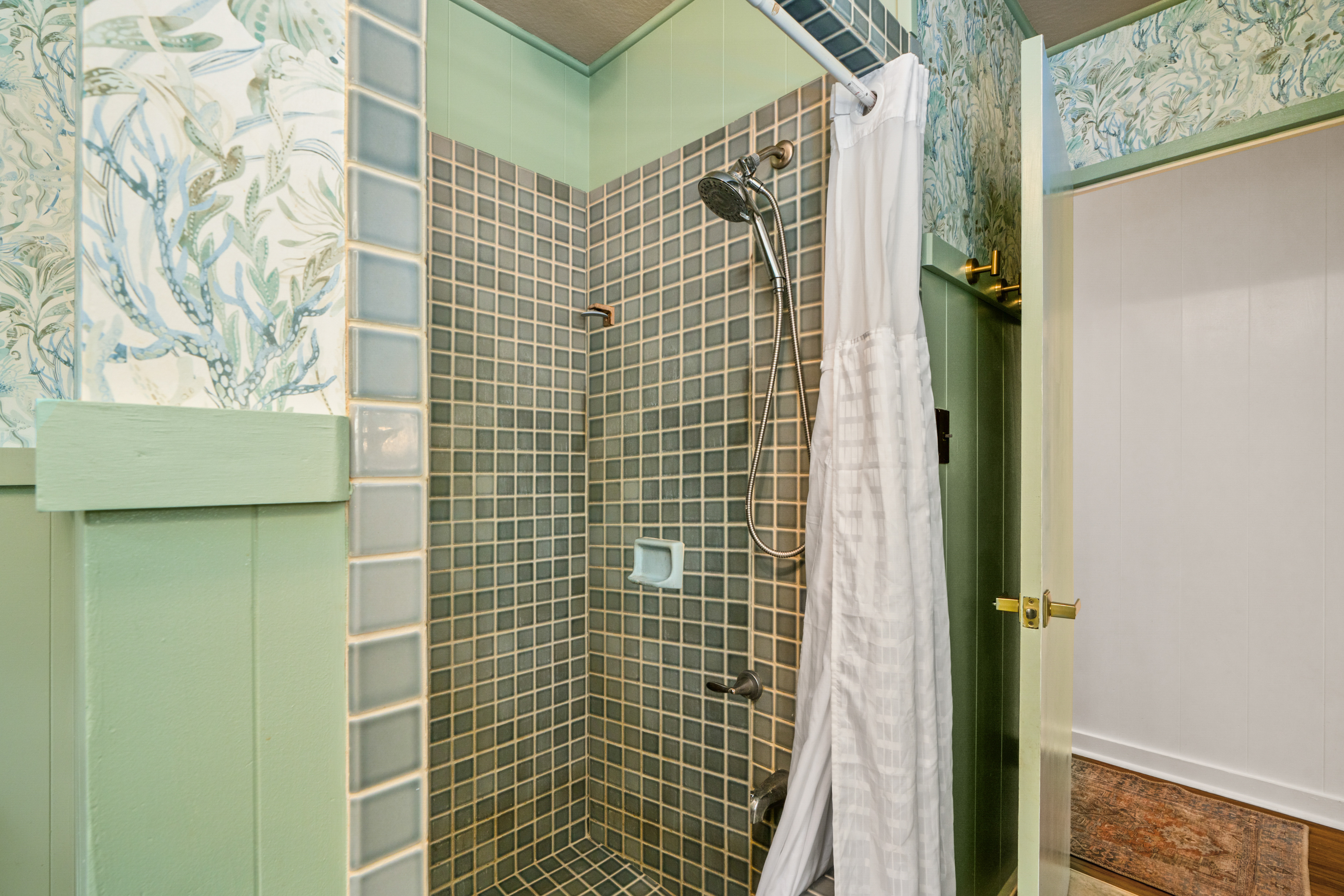 9639 Maule Road Waimea, HI 96796 - Photo 17 of 29 a bathroom with a shower