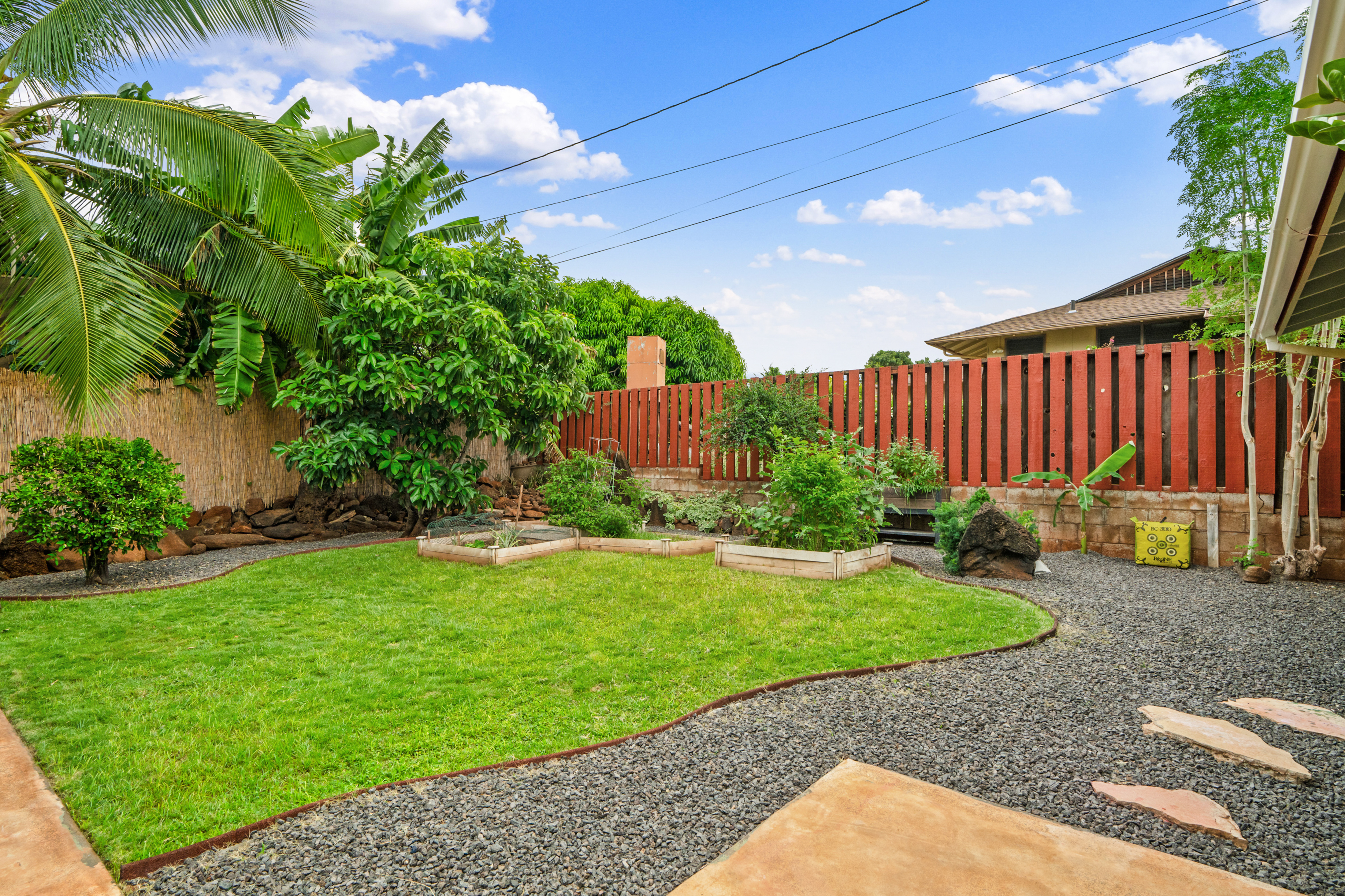 9639 Maule Road Waimea, HI 96796 - Photo 28 of 29 a garden view with a seating space