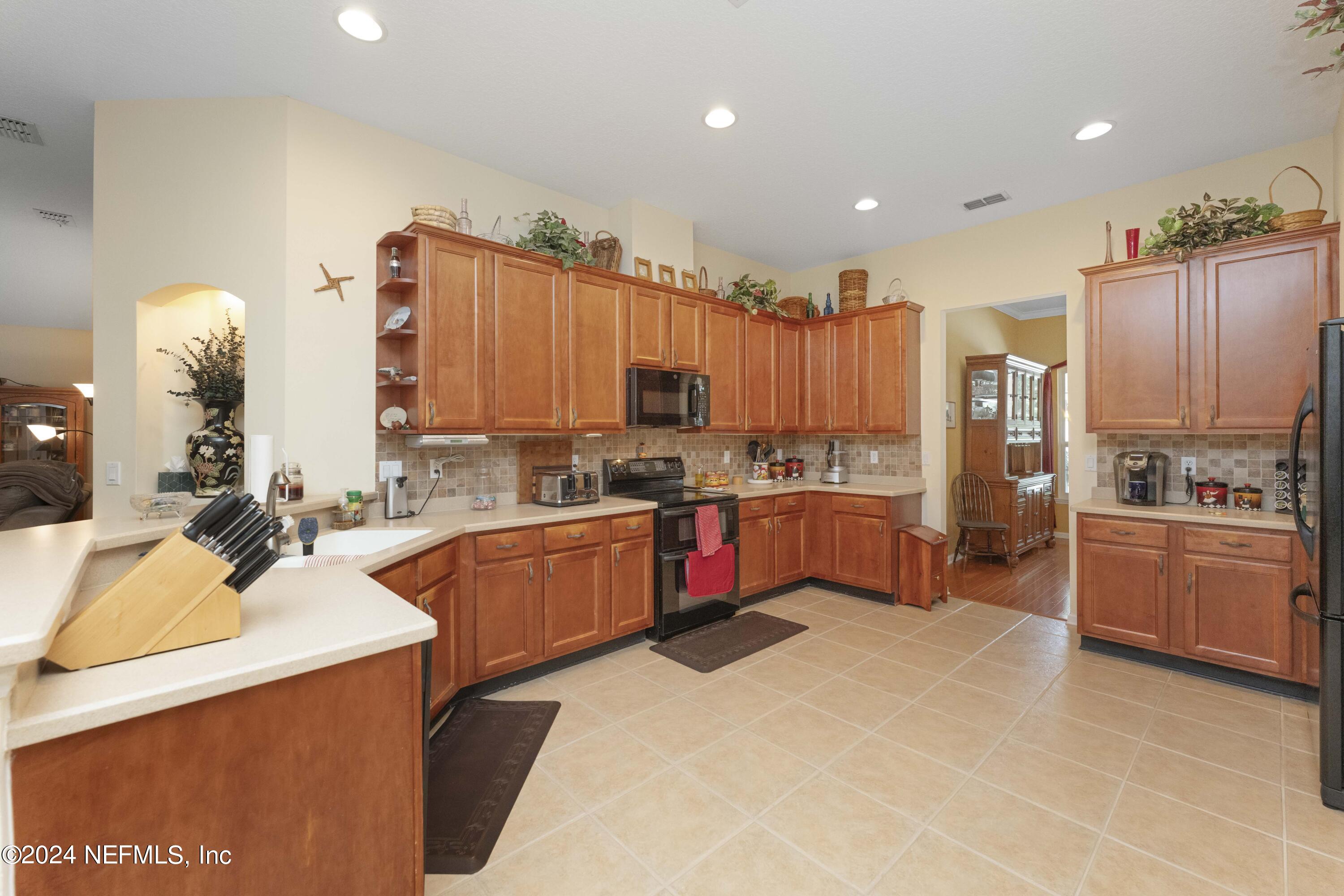 12147 Captiva Bluff Road Jacksonville, FL 32226 - Photo 15 of 57 Kitchen