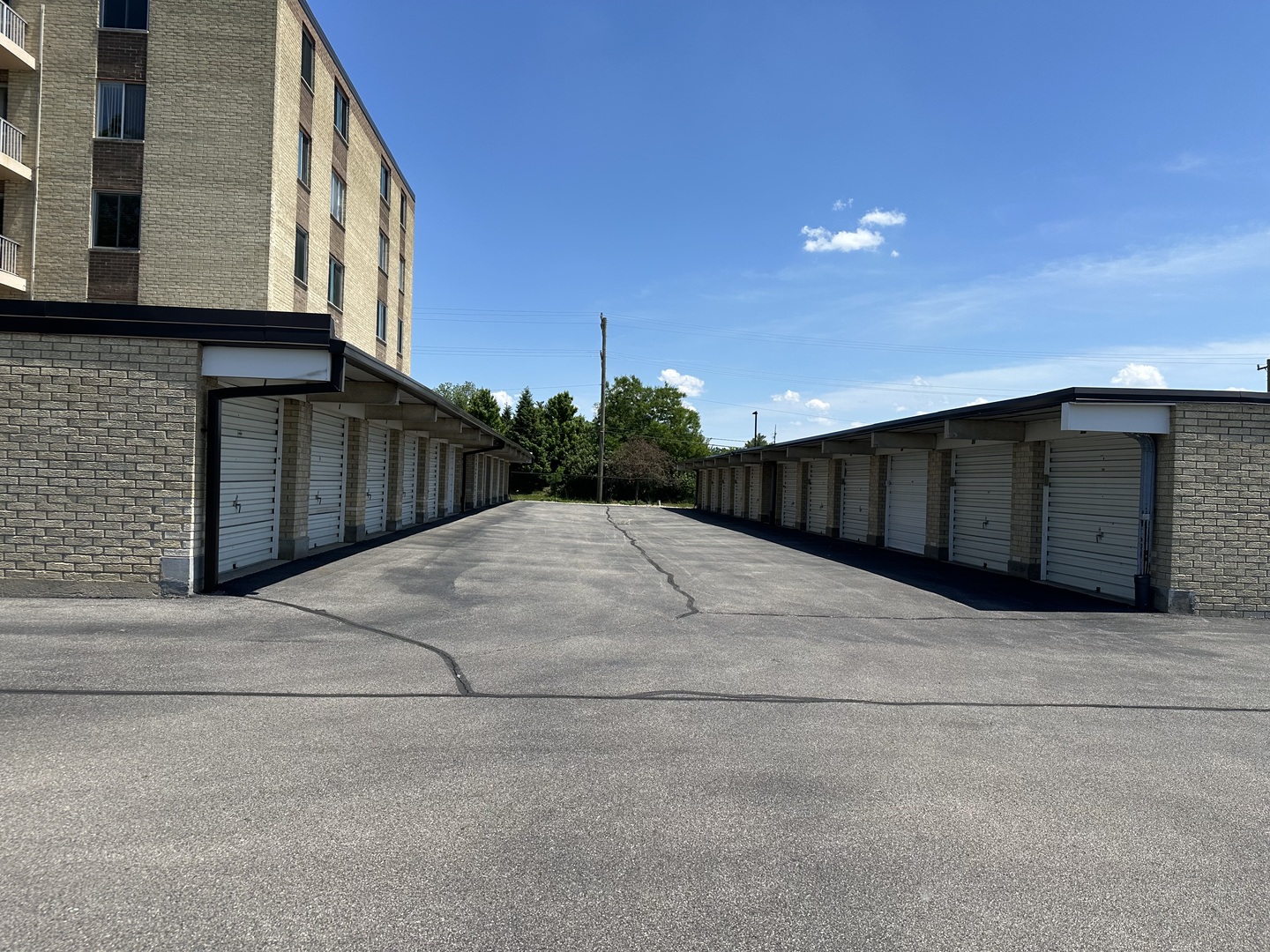 110 West Butterfield Road, Unit 402S Elmhurst, IL 60126 - Photo 15 of 17