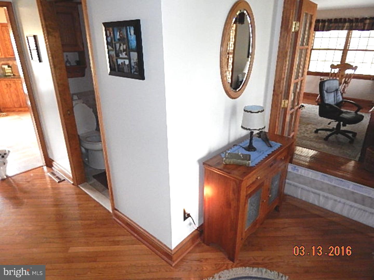 19 Quarry Road Perkasie, PA 18944 - Photo 5 of 22 Foyer