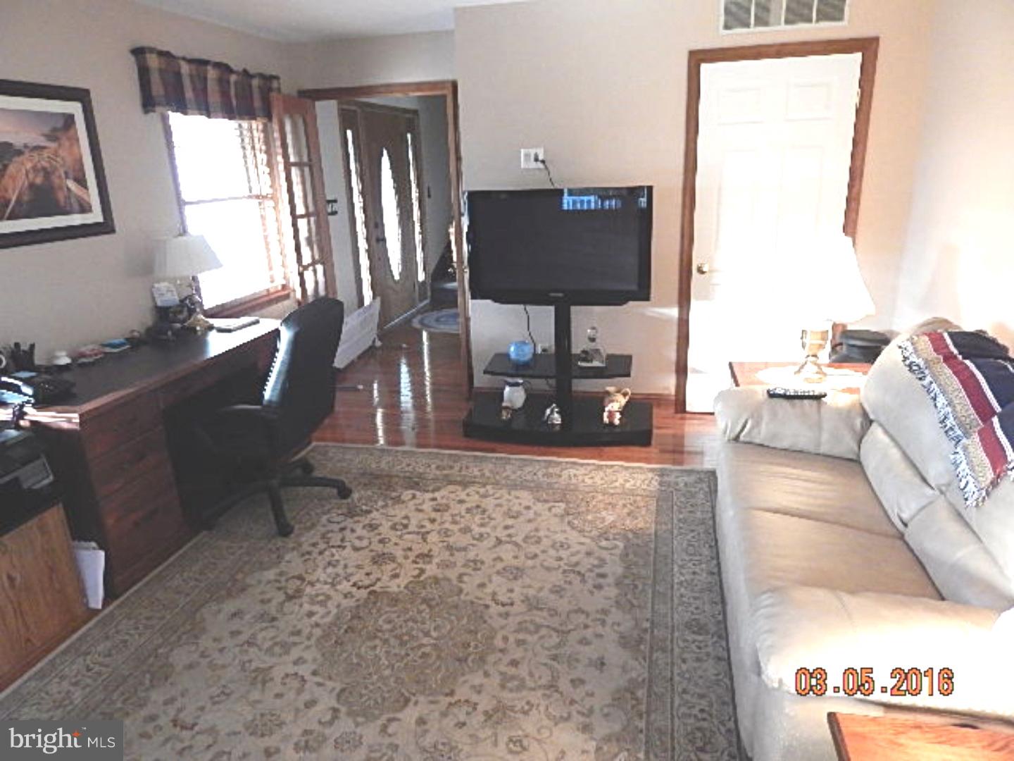 19 Quarry Road Perkasie, PA 18944 - Photo 6 of 22 Living Room