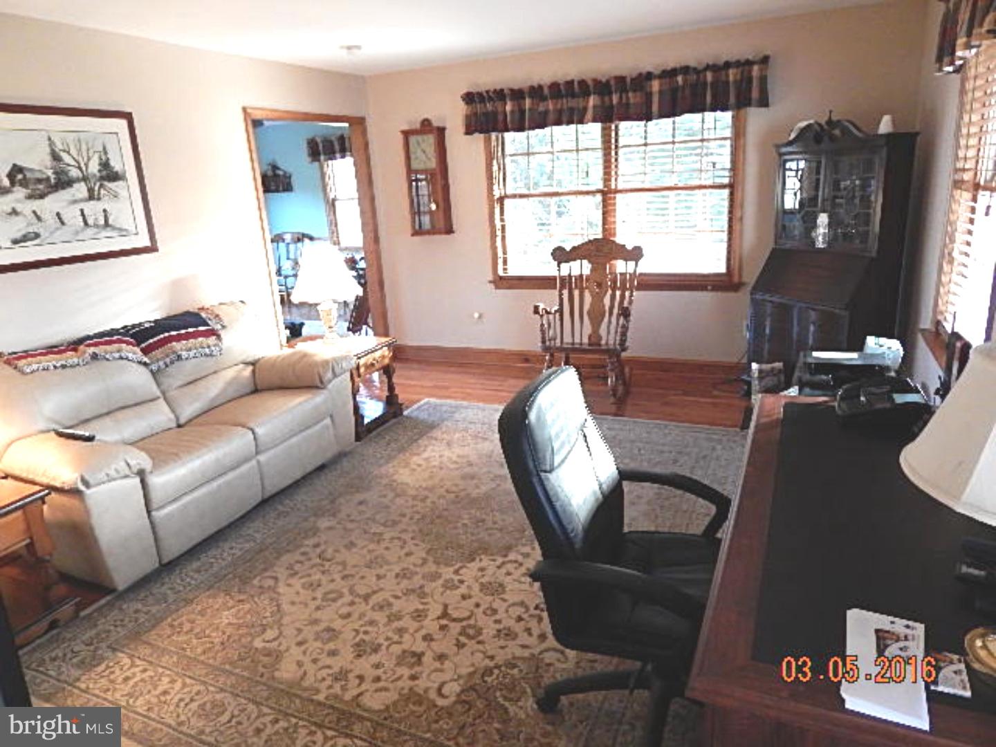 19 Quarry Road Perkasie, PA 18944 - Photo 7 of 22 Living Room