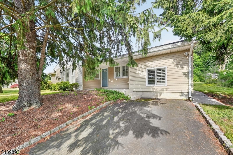 3 Fulper Place Clinton, NJ 08809 - Photo 2 of 22