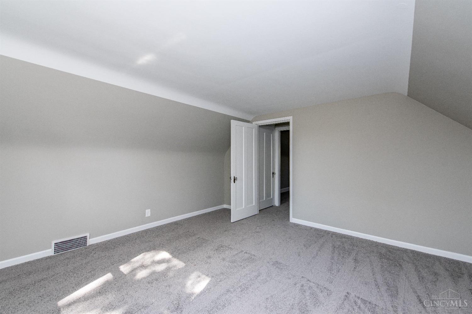 4265 Hutchinson Road Cincinnati, OH 45248 - Photo 31 of 46 Gallery Image 31