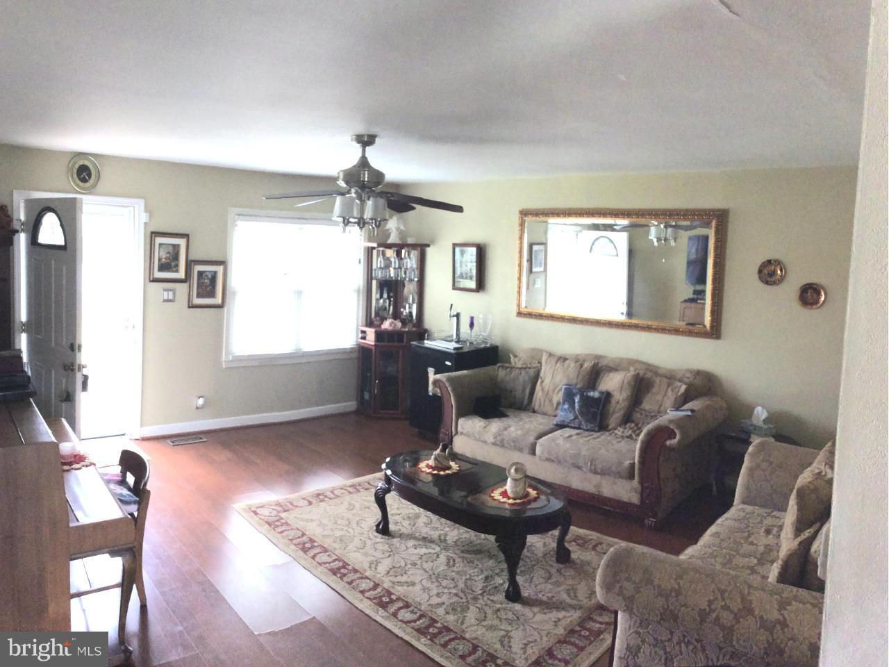 205 West Ash Road Sterling, VA 20164 - Photo 2 of 16 Living Room