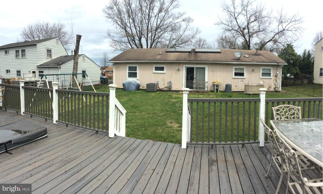 205 West Ash Road Sterling, VA 20164 - Photo 15 of 16 Exterior (Rear)