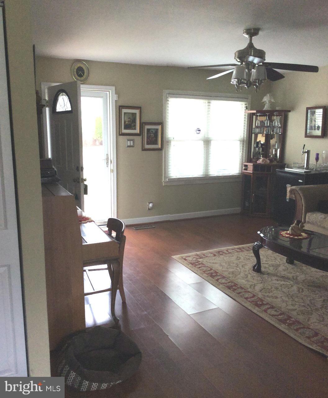 205 West Ash Road Sterling, VA 20164 - Photo 3 of 16 Living Room