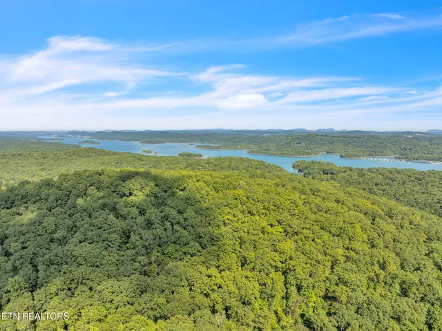 $999,950 | 328 Ridge Circle Road, Andersonville, TN 37705