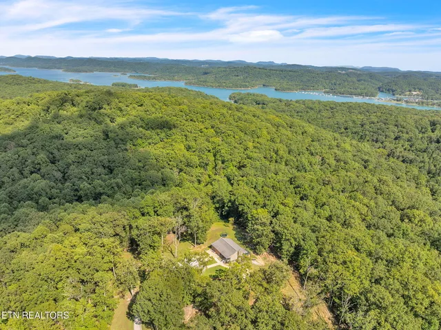 $999,950 | 328 Ridge Circle Road, Andersonville, TN 37705