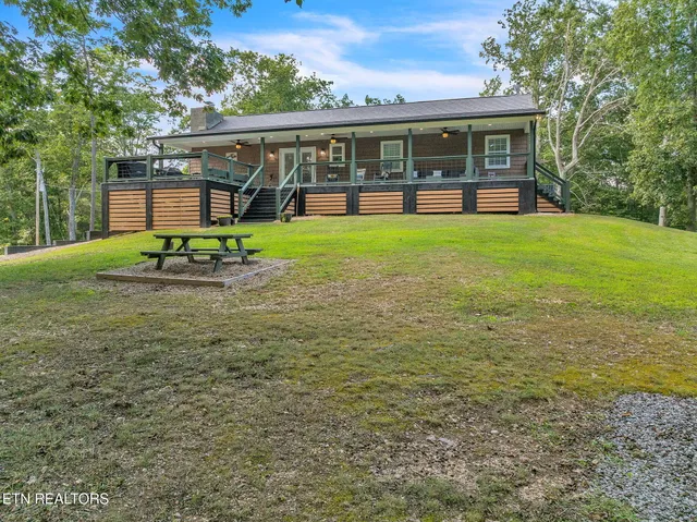 $999,950 | 328 Ridge Circle Road, Andersonville, TN 37705