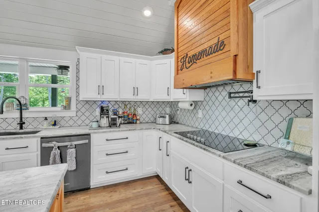 $999,950 | 328 Ridge Circle Road, Andersonville, TN 37705