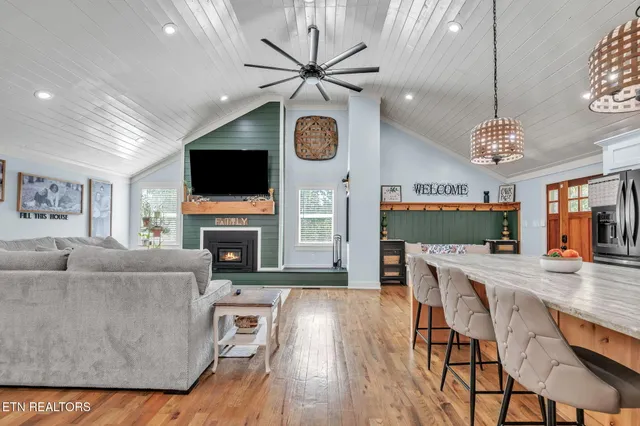 $999,950 | 328 Ridge Circle Road, Andersonville, TN 37705