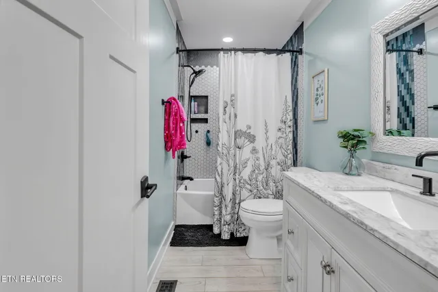 $999,950 | 328 Ridge Circle Road, Andersonville, TN 37705