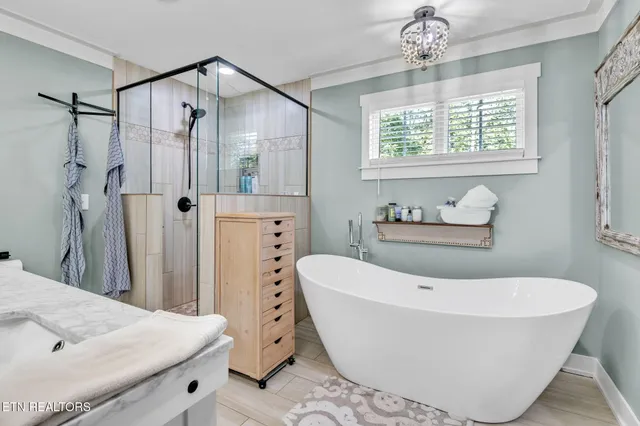 $999,950 | 328 Ridge Circle Road, Andersonville, TN 37705