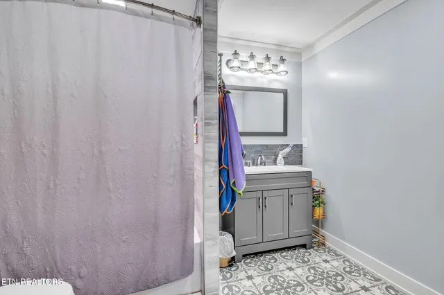 $999,950 | 328 Ridge Circle Road, Andersonville, TN 37705