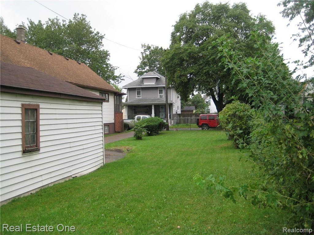 81 Batavia Street River Rouge, MI 48218 - Photo 8 of 27 IMG_4598.JPG