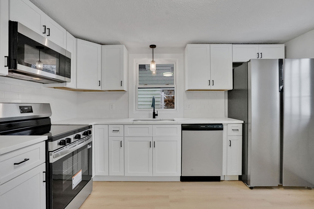 38 Tyrone Street Springfield, MA 01104 - Photo 16 of 31