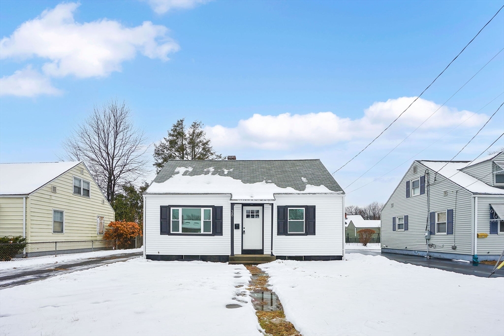 38 Tyrone Street Springfield, MA 01104 - Photo 2 of 31