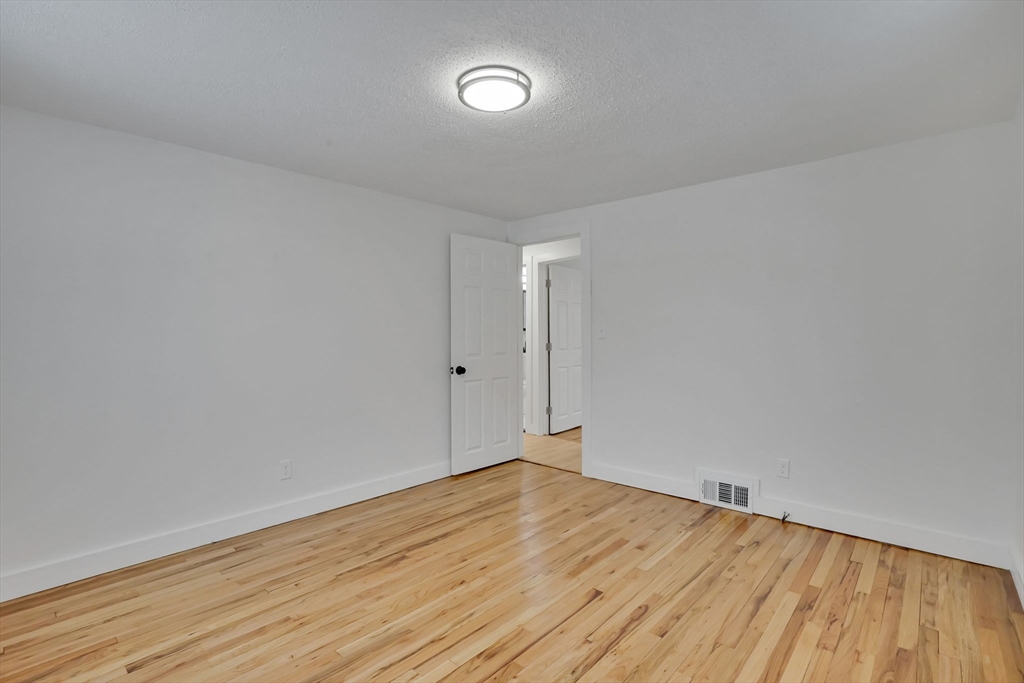 38 Tyrone Street Springfield, MA 01104 - Photo 21 of 31