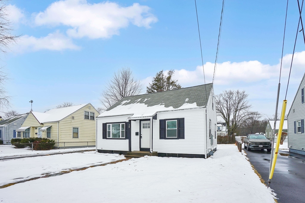 38 Tyrone Street Springfield, MA 01104 - Photo 3 of 31