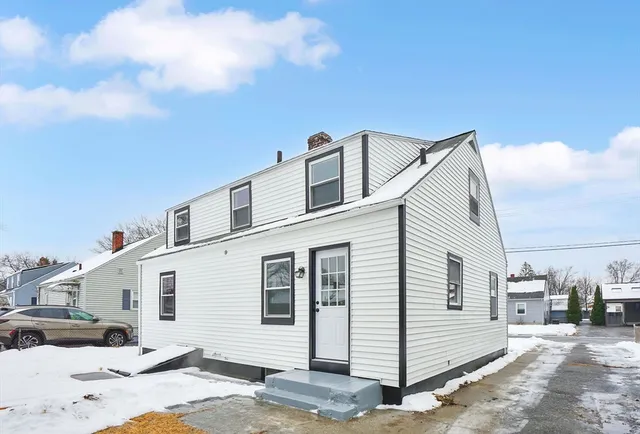 $299,900 | 38 Tyrone Street, Springfield, MA 01104