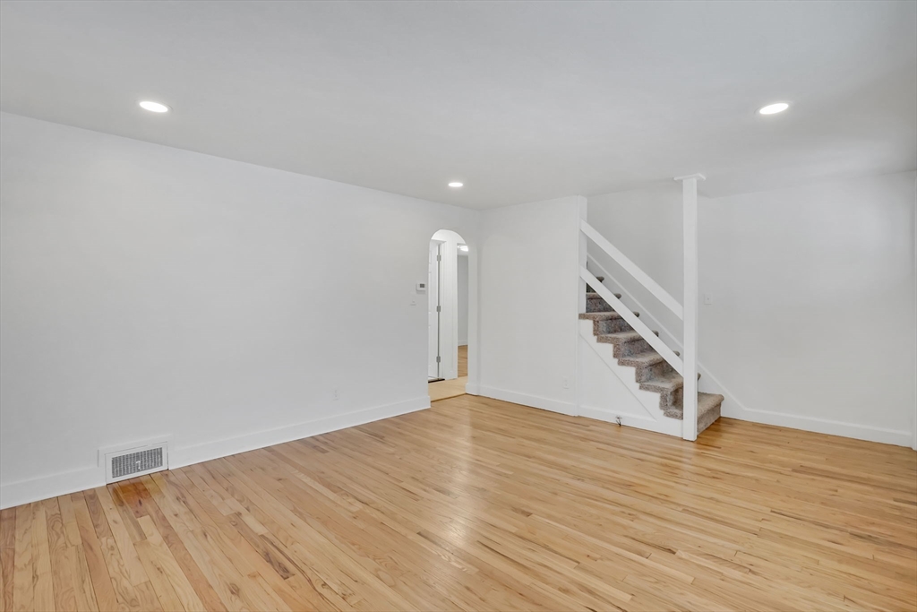 38 Tyrone Street Springfield, MA 01104 - Photo 9 of 31