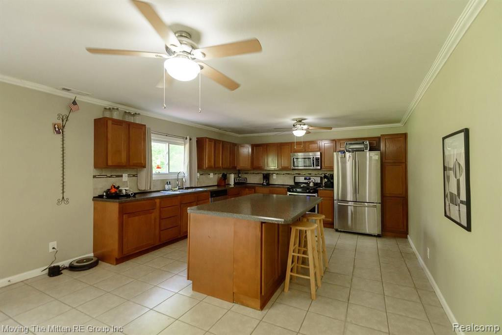 44350 Dunn Road Belleville, MI 48111 - Photo 9 of 80