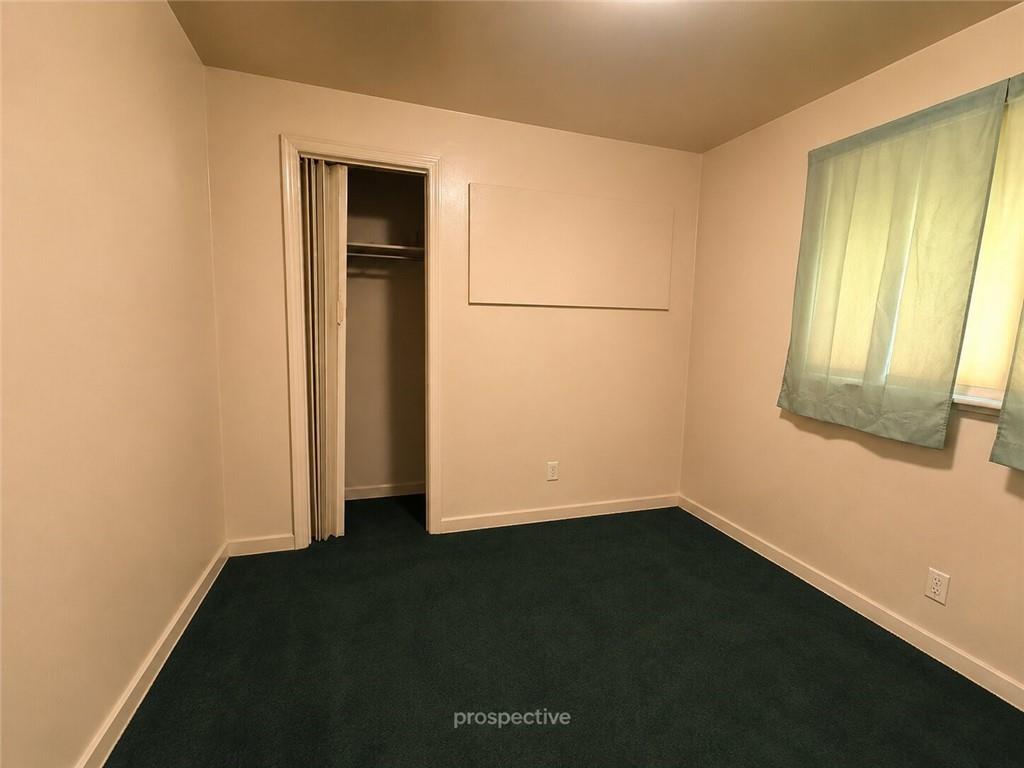 1833 Greentree Road Pittsburgh, PA 15220 - Photo 10 of 48 Gallery Image 10