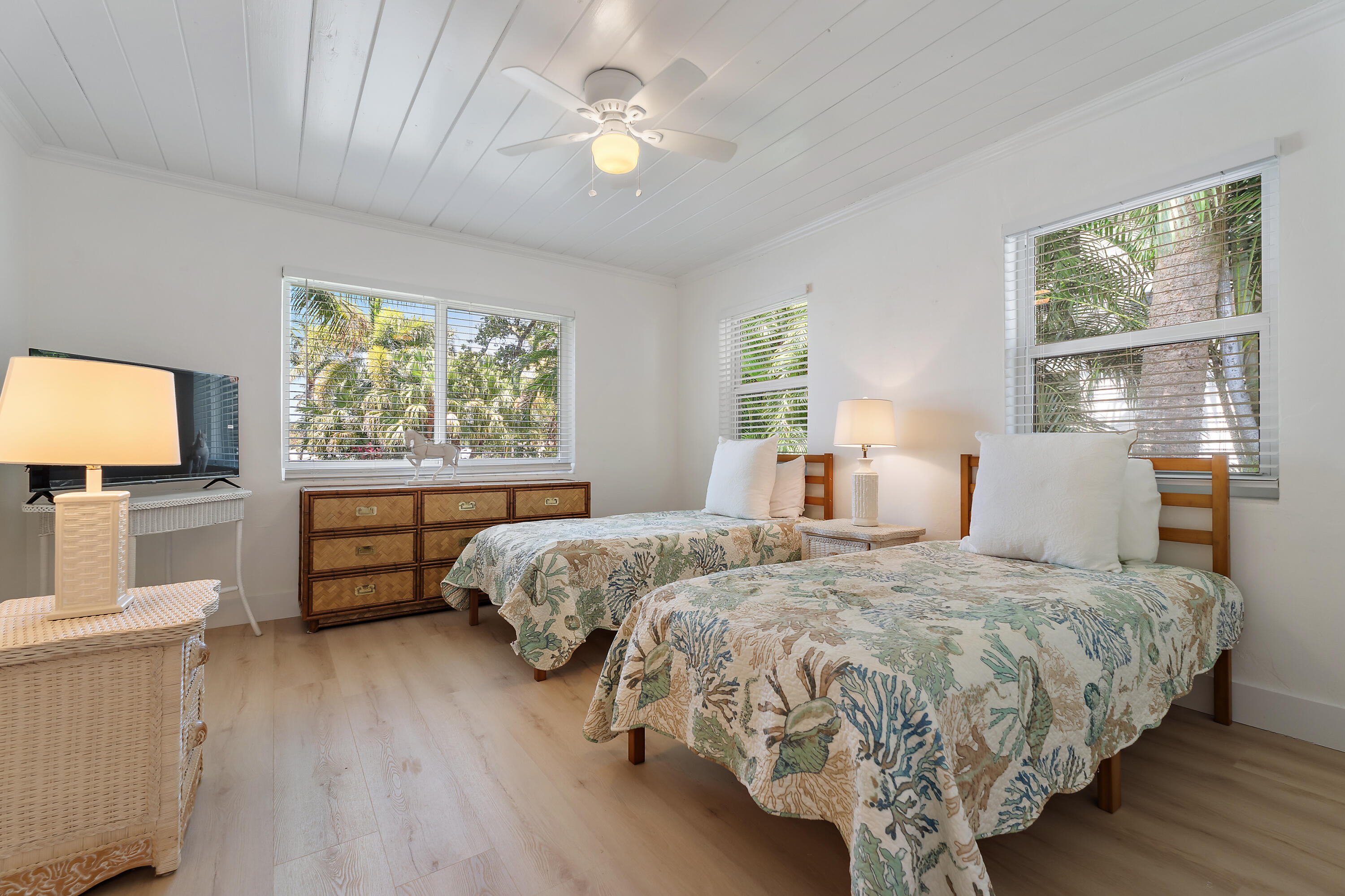 3414 Harbor Road South Jupiter, FL 33469 - Photo 19 of 38 2nd Bedroom