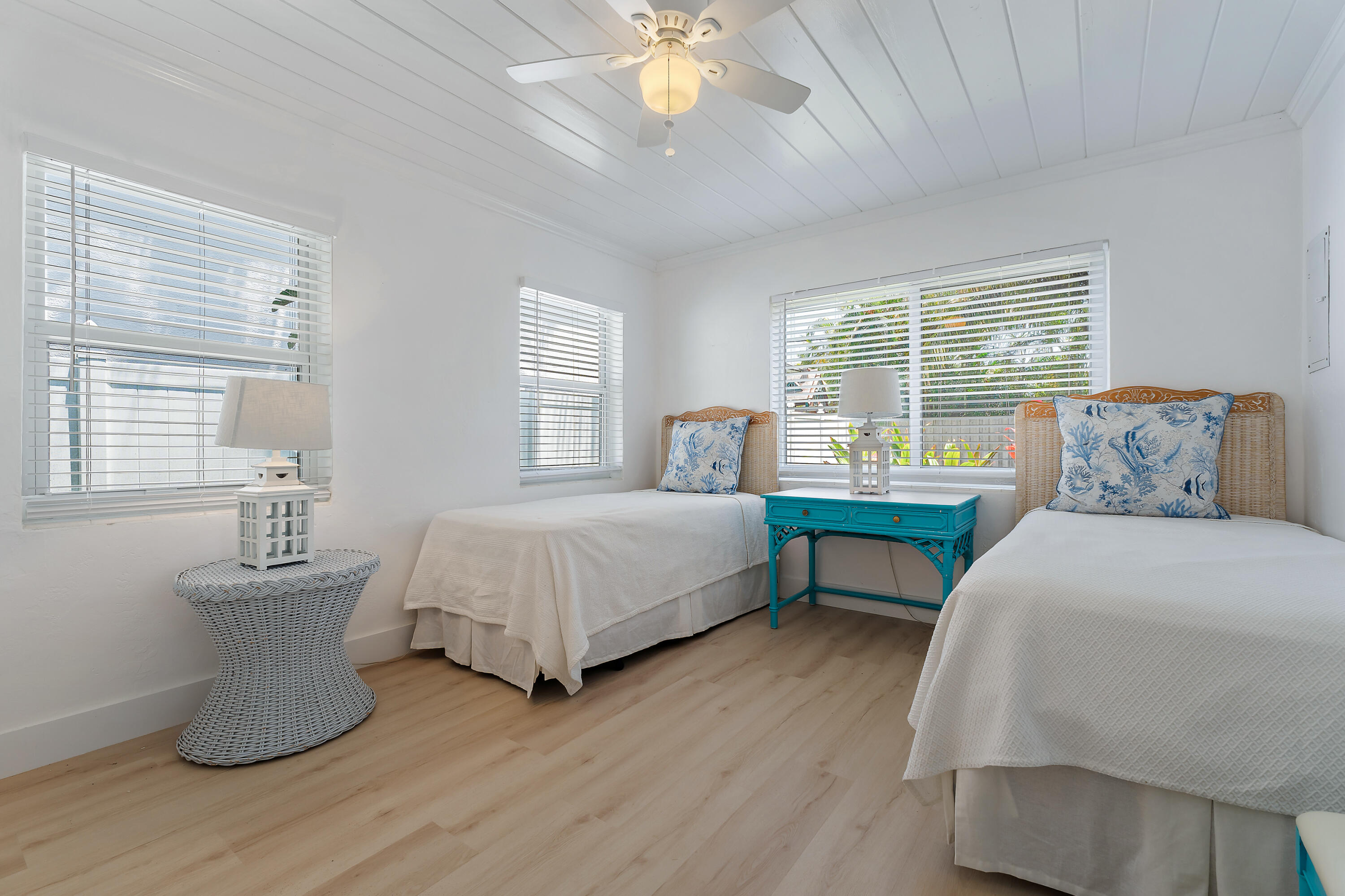 3414 Harbor Road South Jupiter, FL 33469 - Photo 24 of 38 3rd bedroom