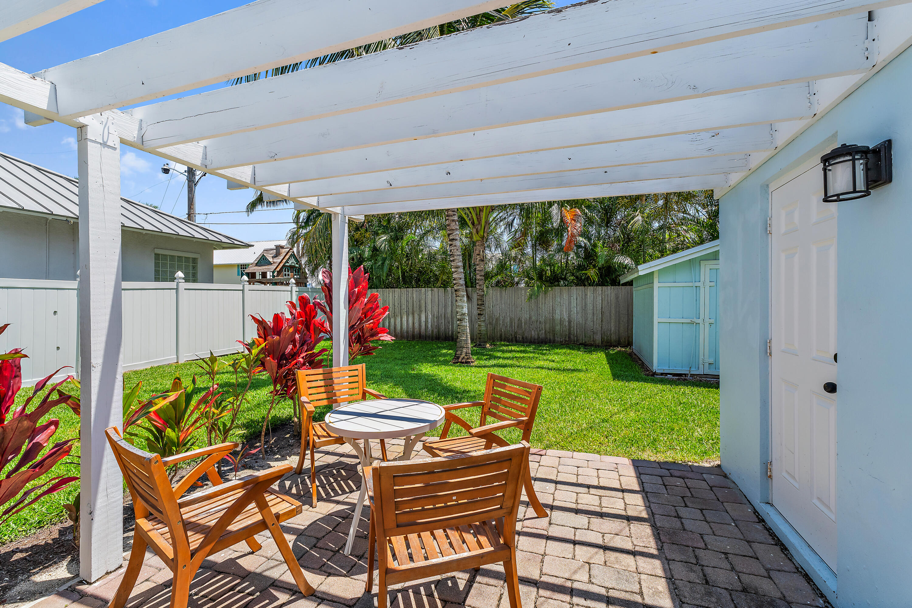 3414 Harbor Road South Jupiter, FL 33469 - Photo 27 of 38 Patio