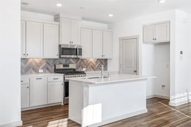 $2,899 | 699 Vista Oak Road, Lewisville, TX 75067