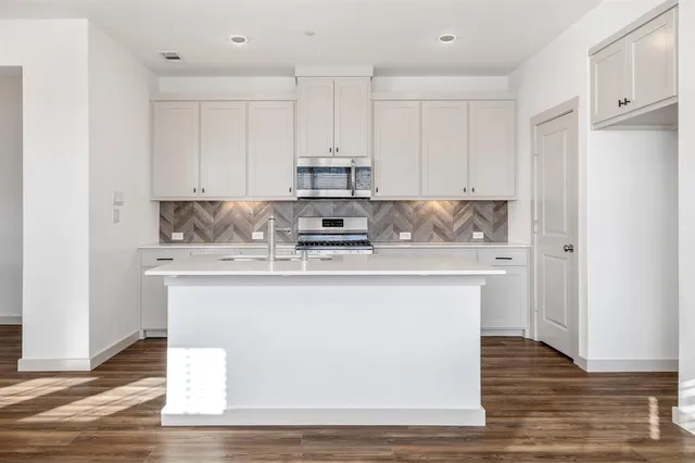 $2,899 | 699 Vista Oak Road, Lewisville, TX 75067