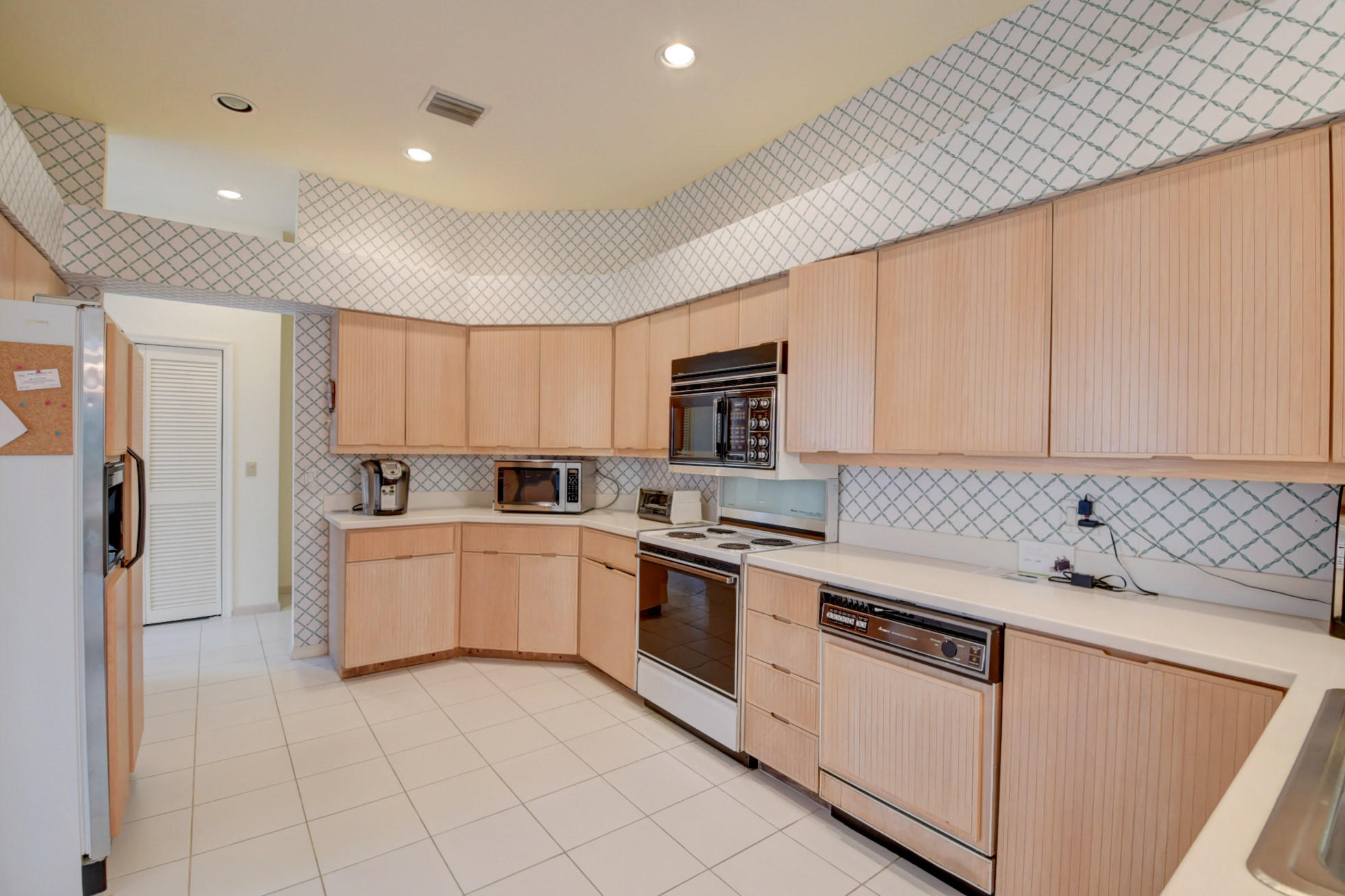 5695 Northwest 24th Terrace Boca Raton, FL 33496 - Photo 16 of 32 ALP_3798_799_800_801_802