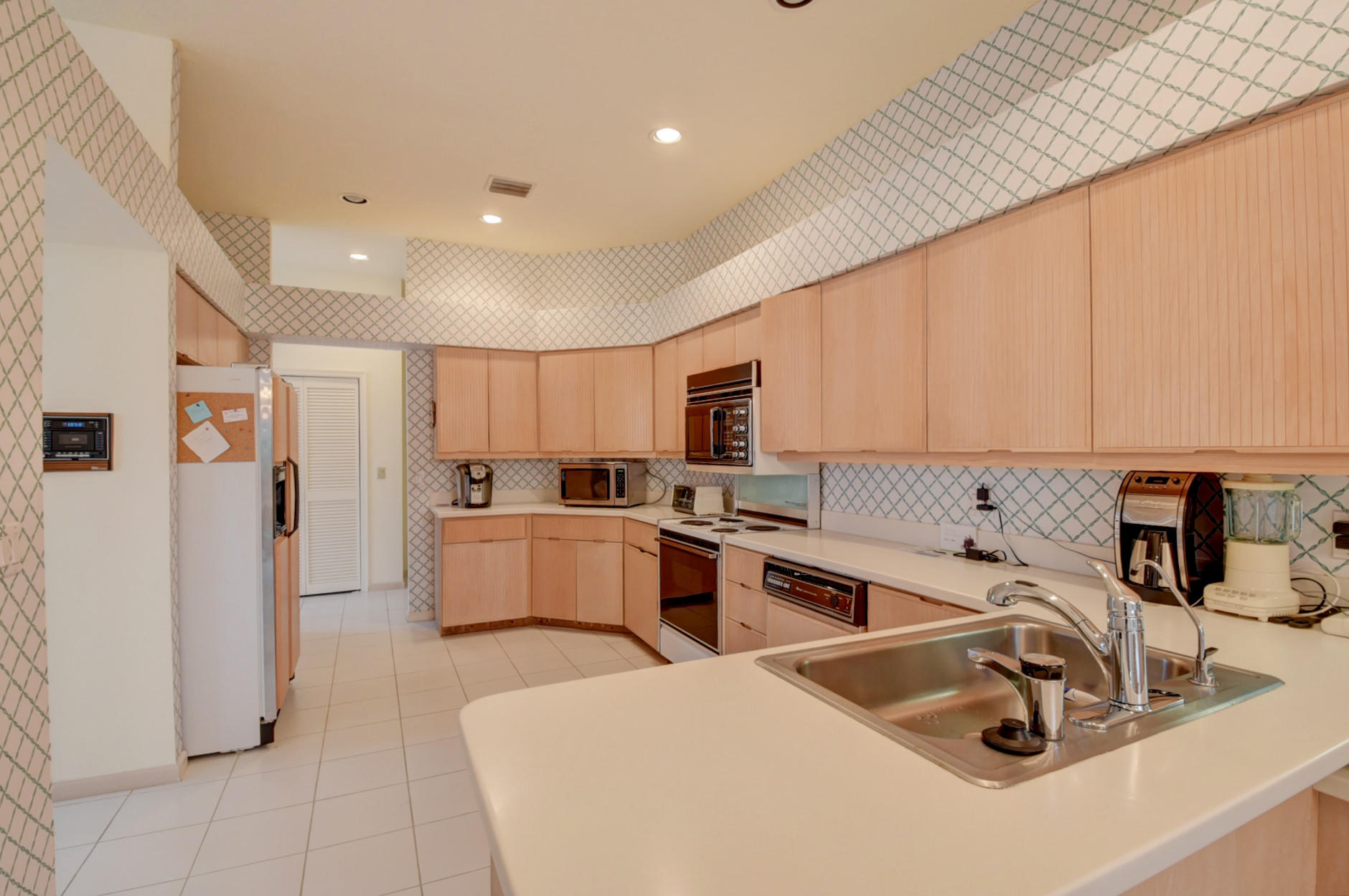 5695 Northwest 24th Terrace Boca Raton, FL 33496 - Photo 18 of 32 ALP_3813_4_5_6_7
