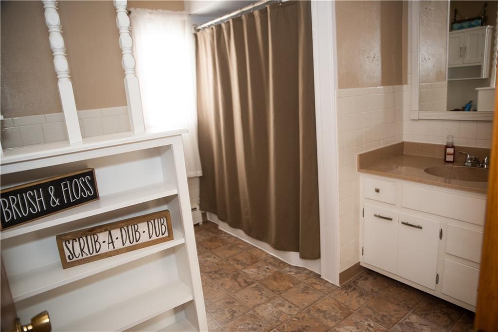 240 Meadowbrook Road Hermitage, PA 16148 - Photo 19 of 25 Gallery Image 19