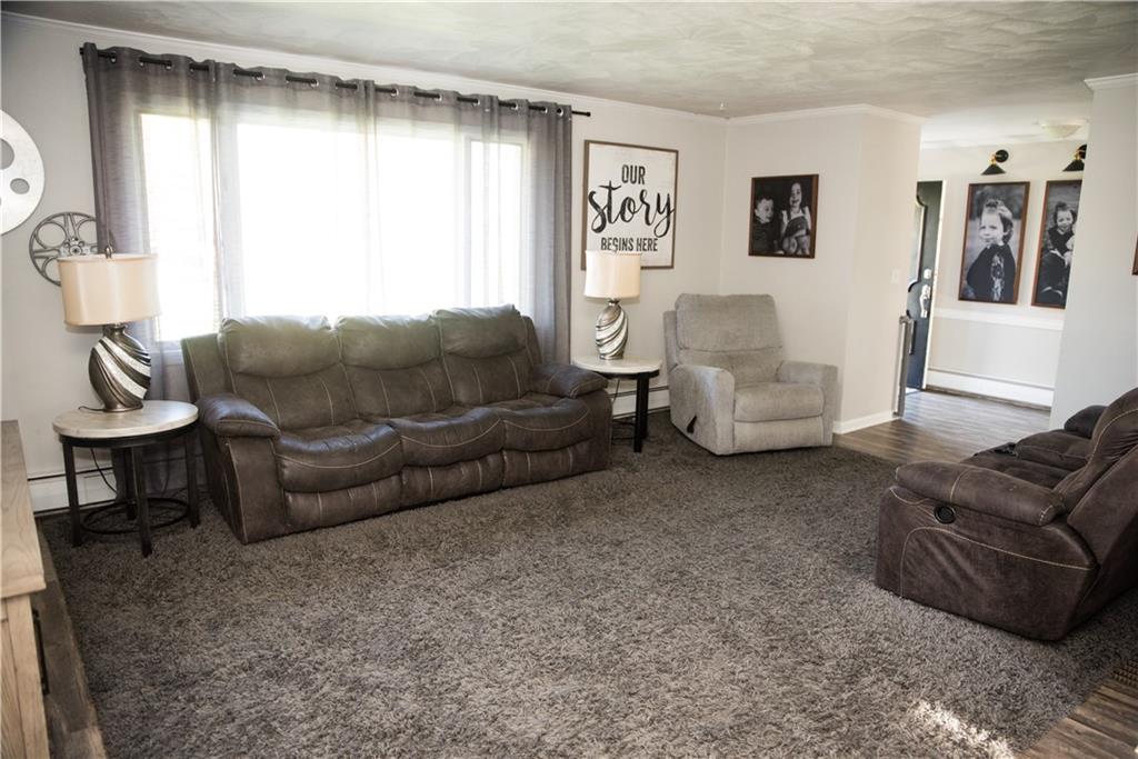 240 Meadowbrook Road Hermitage, PA 16148 - Photo 4 of 25 Gallery Image 4