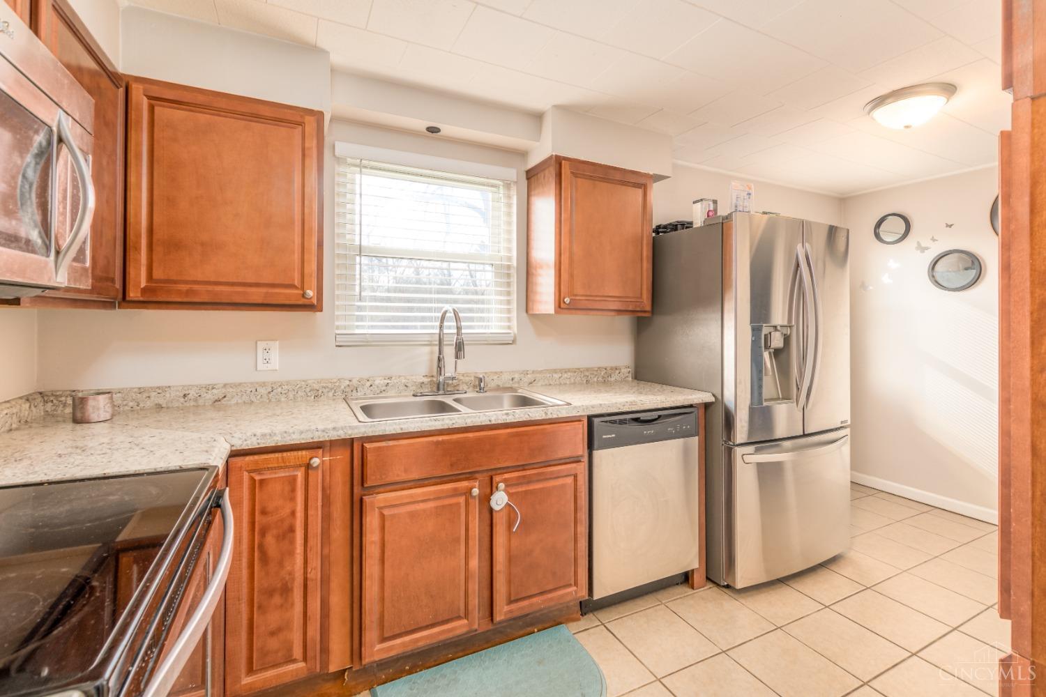 111 Riddle Road Woodlawn, OH 45215 - Photo 9 of 25