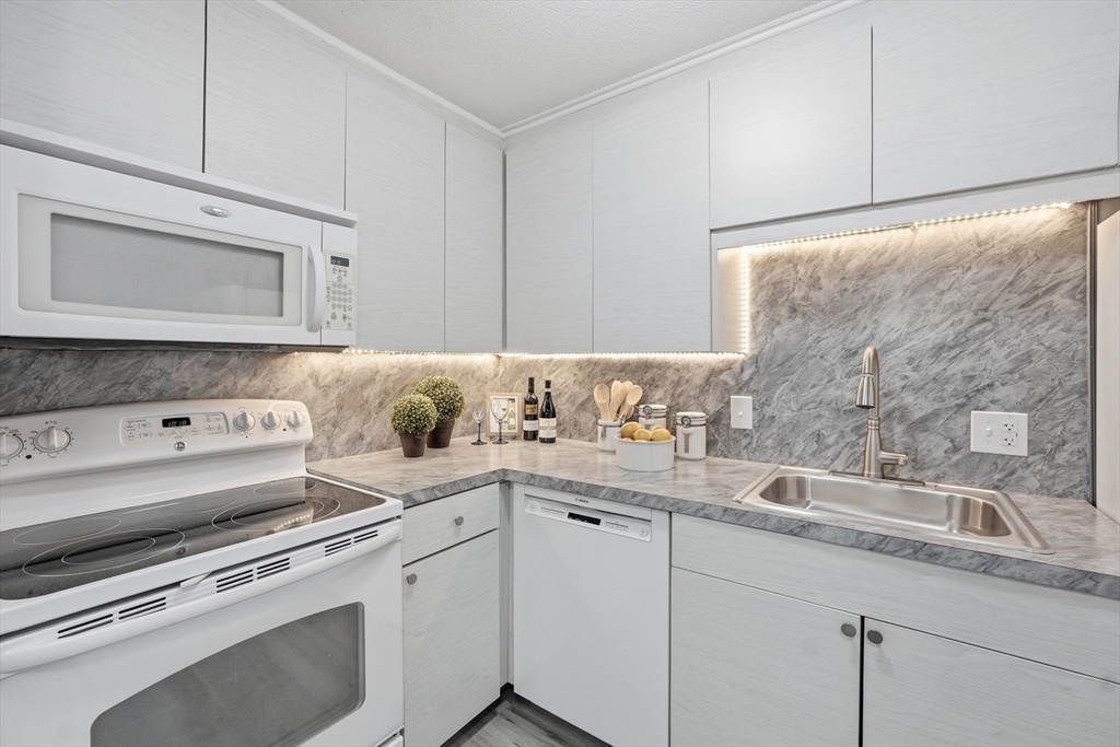 176 Maple Avenue, Unit 136 Rutland, MA 01543 - Photo 16 of 32 Gallery Image 16