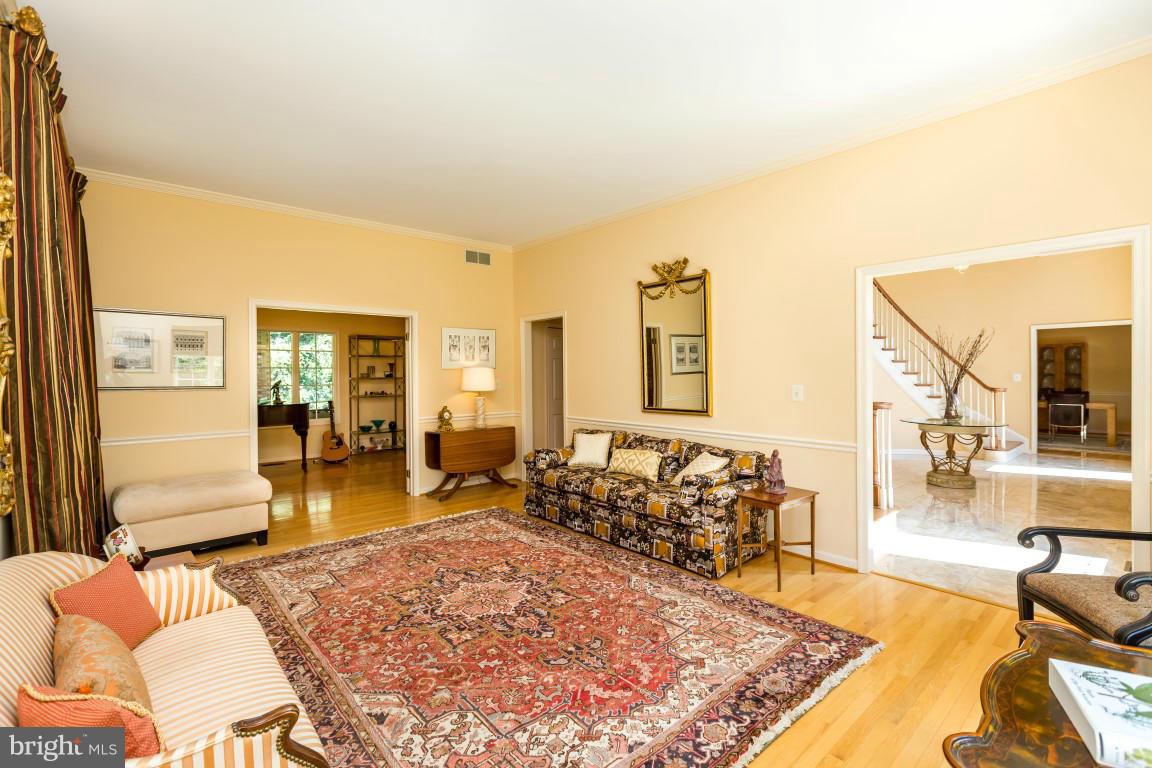12177 Etchison Road Ellicott City, MD 21042 - Photo 4 of 30 Living Room