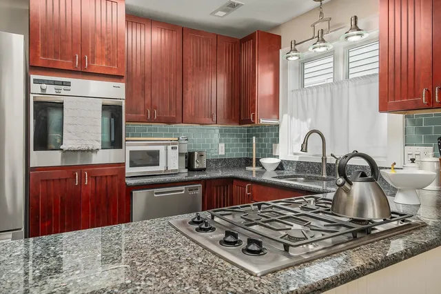 $675,000 | 591 Ocean Boulevard, Unit 6, Hampton, NH 03842