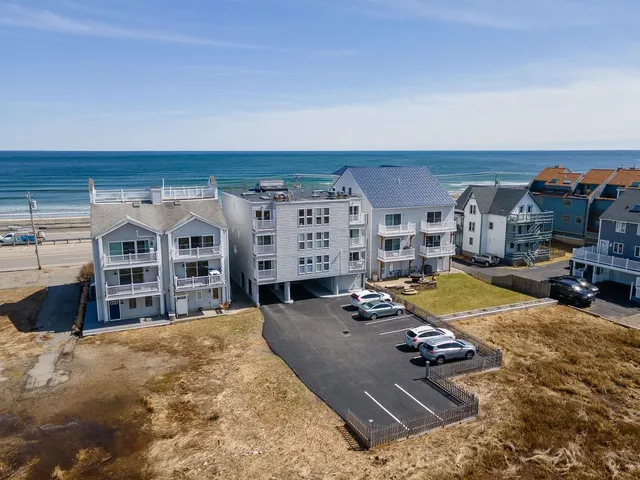 $675,000 | 591 Ocean Boulevard, Unit 6, Hampton, NH 03842