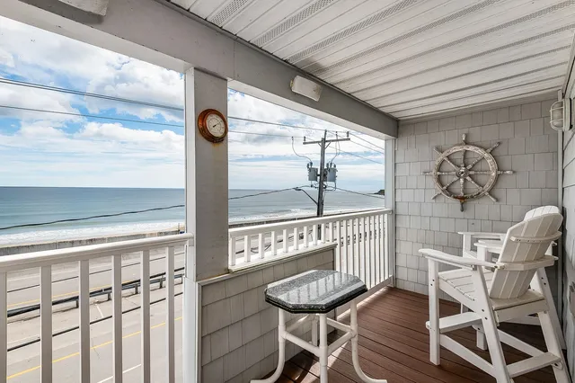 $675,000 | 591 Ocean Boulevard, Unit 6, Hampton, NH 03842